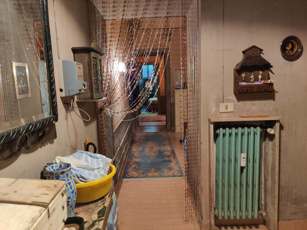 e02186e9-4795-44dd-a893-ebdb6c7c4937