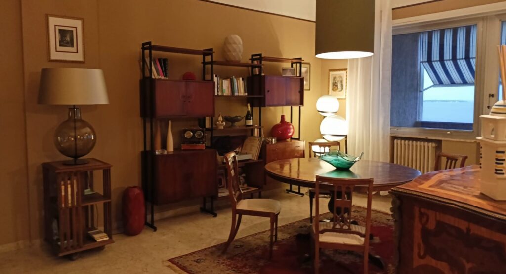 aa18b8fd-b8e0-47cb-b16d-7ccdde45207a