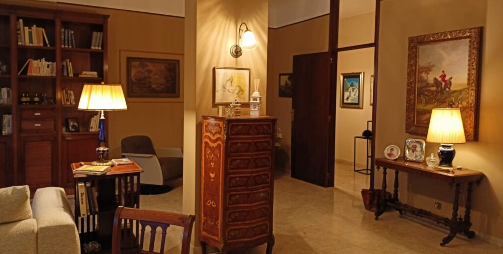 e8569cfd-1f1c-4d9c-b0c8-dd643b24d6d5